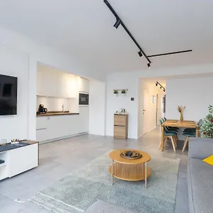 ostend-center-luxury-top-floor-apartment-free-parking.bruges-hotels.info/